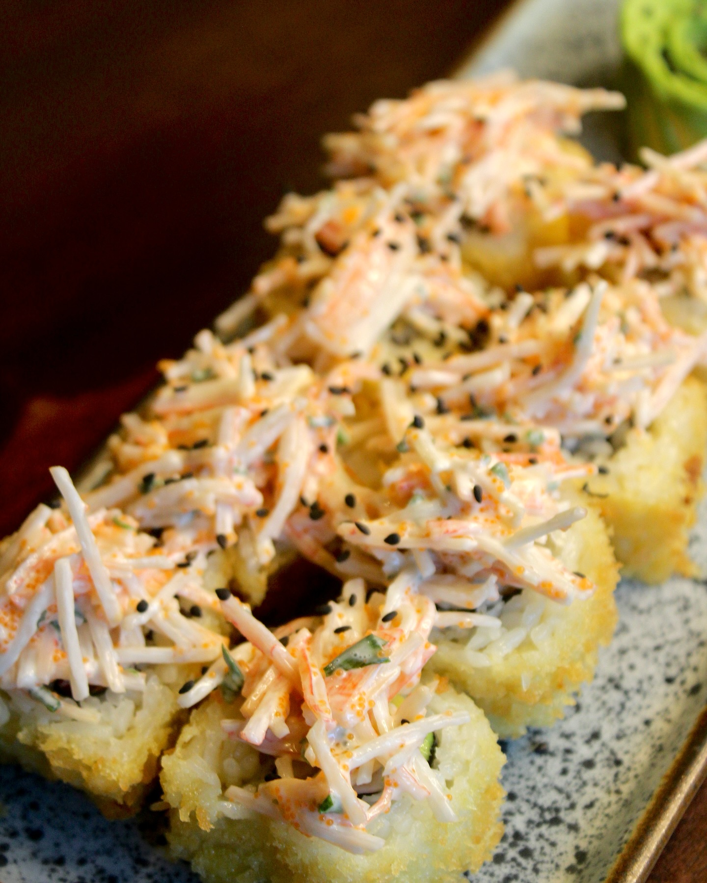 Rollos de Ukoro con cubierta crujiente y topping